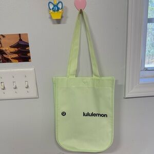 Lululemon reusable shopping bag